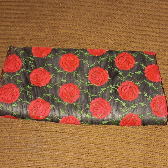 Rose Patterned Clutch Bag 🌹 - Picture 3 of 5